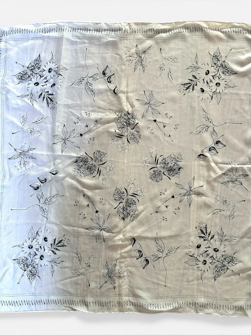 VINTAGE BLACK WHITE SILK FLORAL SCARF 30' NICE SCARF